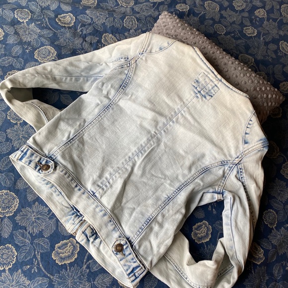 Forever 21 Denim Jacket - Picture 6 of 10